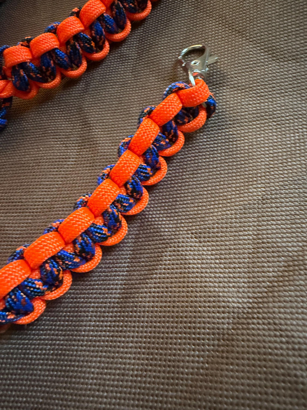 adjustable wrist keychain